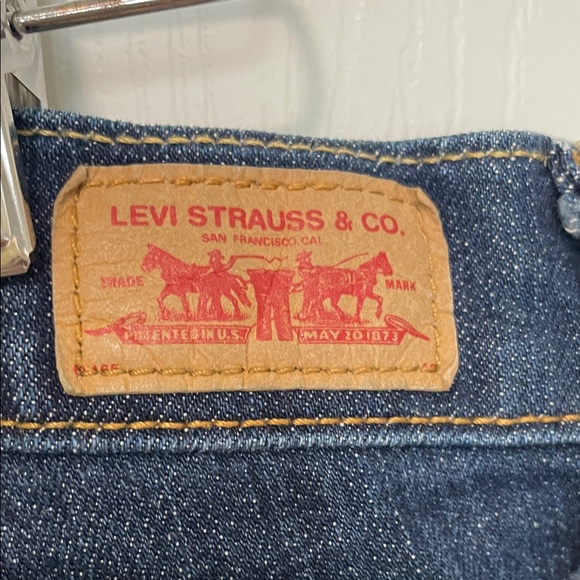 Levi's Junior’s Dark Blue Boyfriend Jeans - Picture 4 of 10